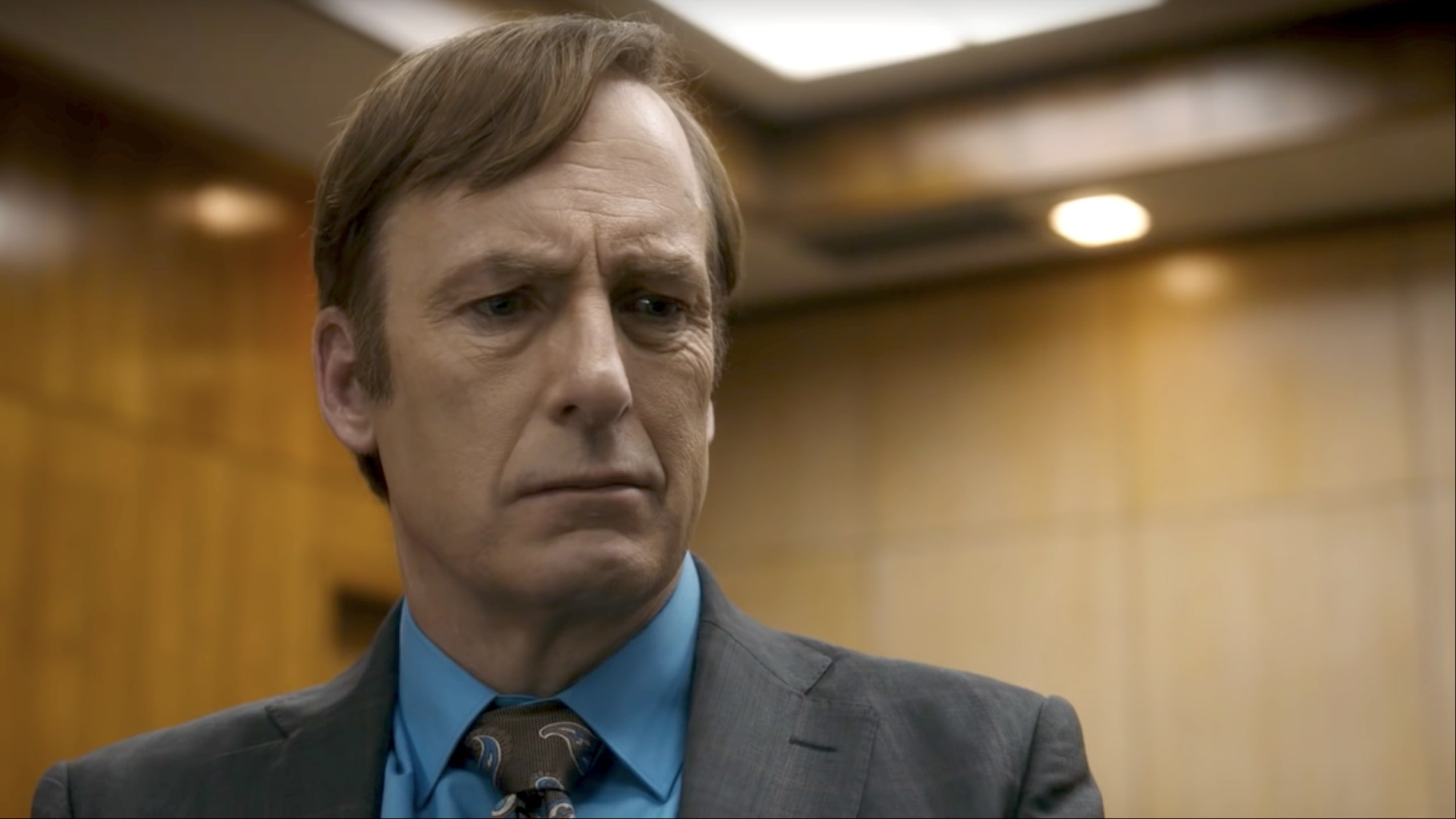 кадр из сериала «Лучше звоните Солу»